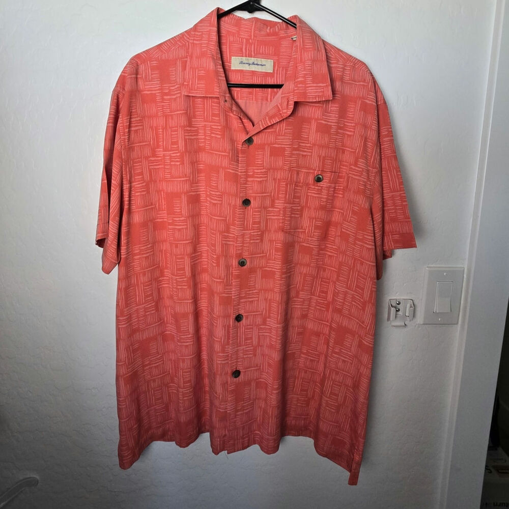 Tommy Bahama Mens Button Down size XL 75% Silk Island Zone